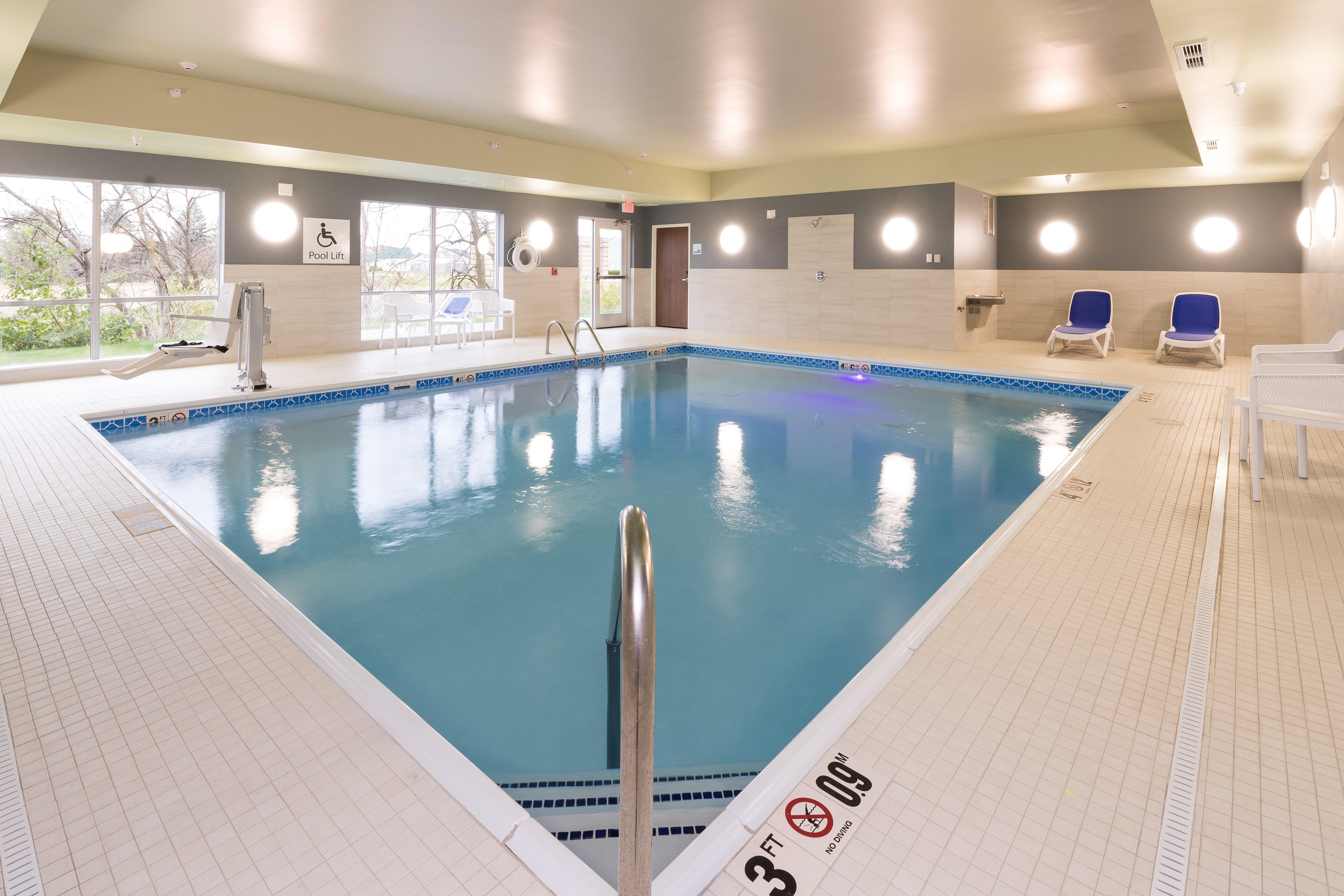 Holiday Inn Express & Suites - Auburn By Ihg Exteriör bild