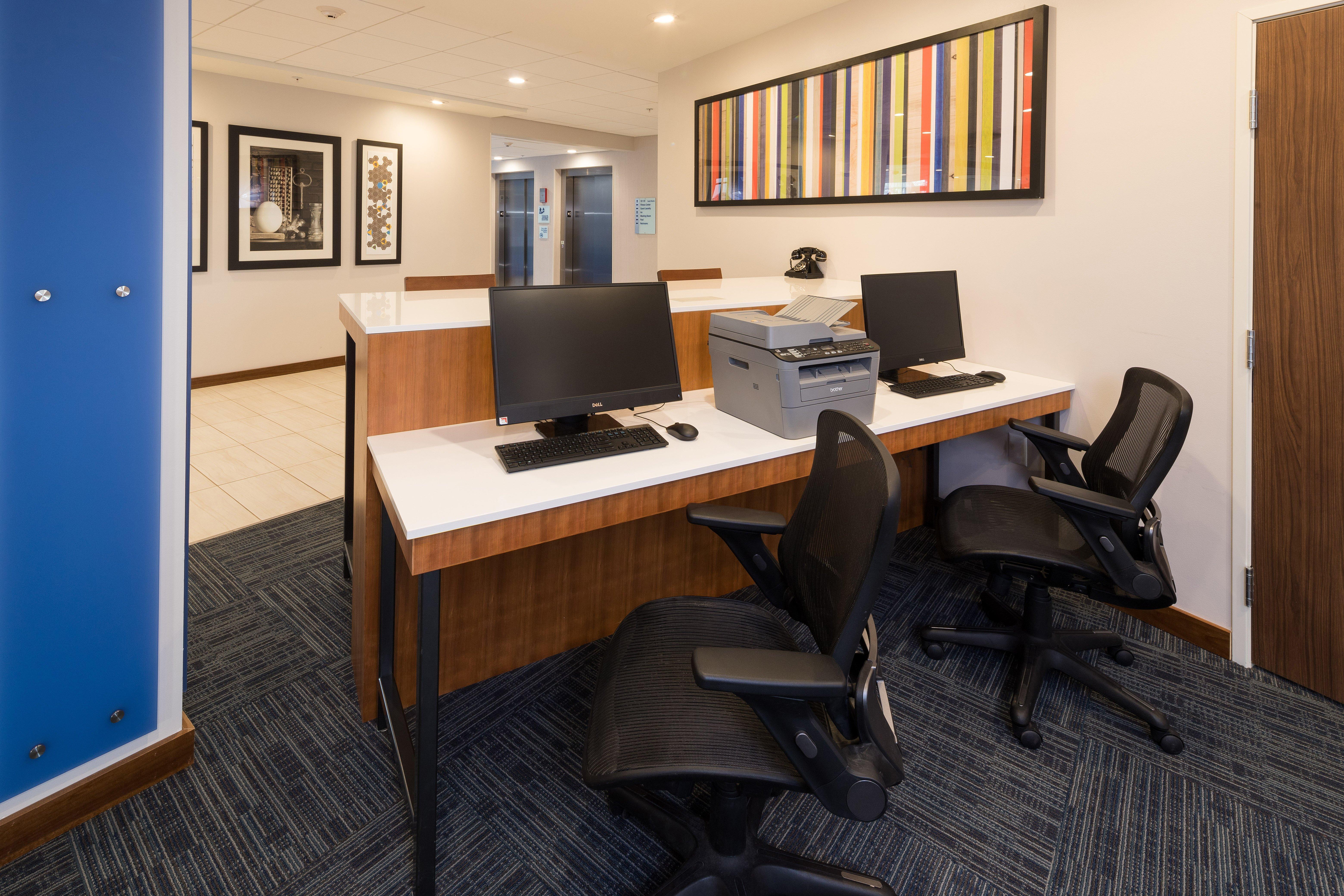 Holiday Inn Express & Suites - Auburn By Ihg Exteriör bild