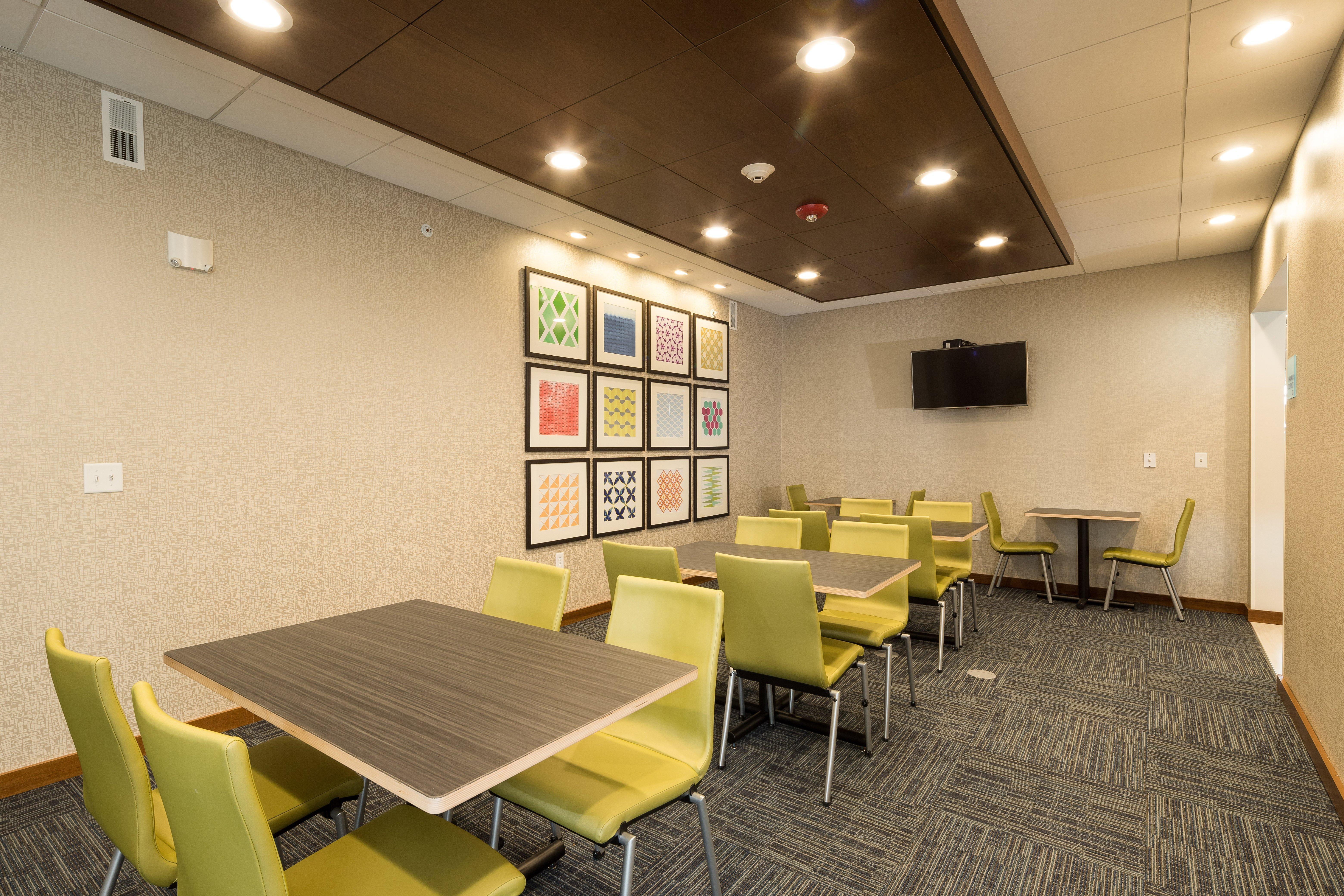 Holiday Inn Express & Suites - Auburn By Ihg Exteriör bild