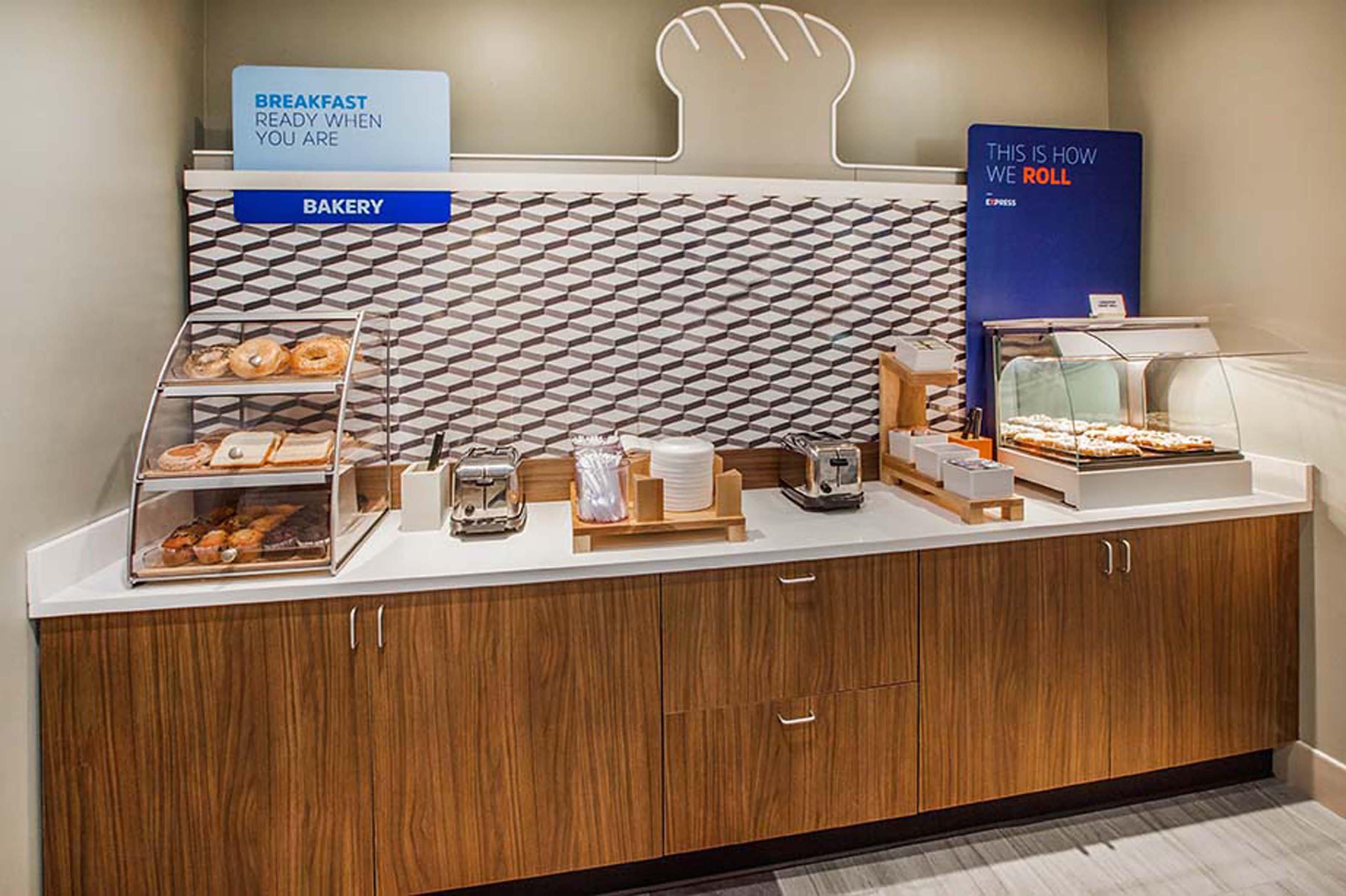 Holiday Inn Express & Suites - Auburn By Ihg Exteriör bild