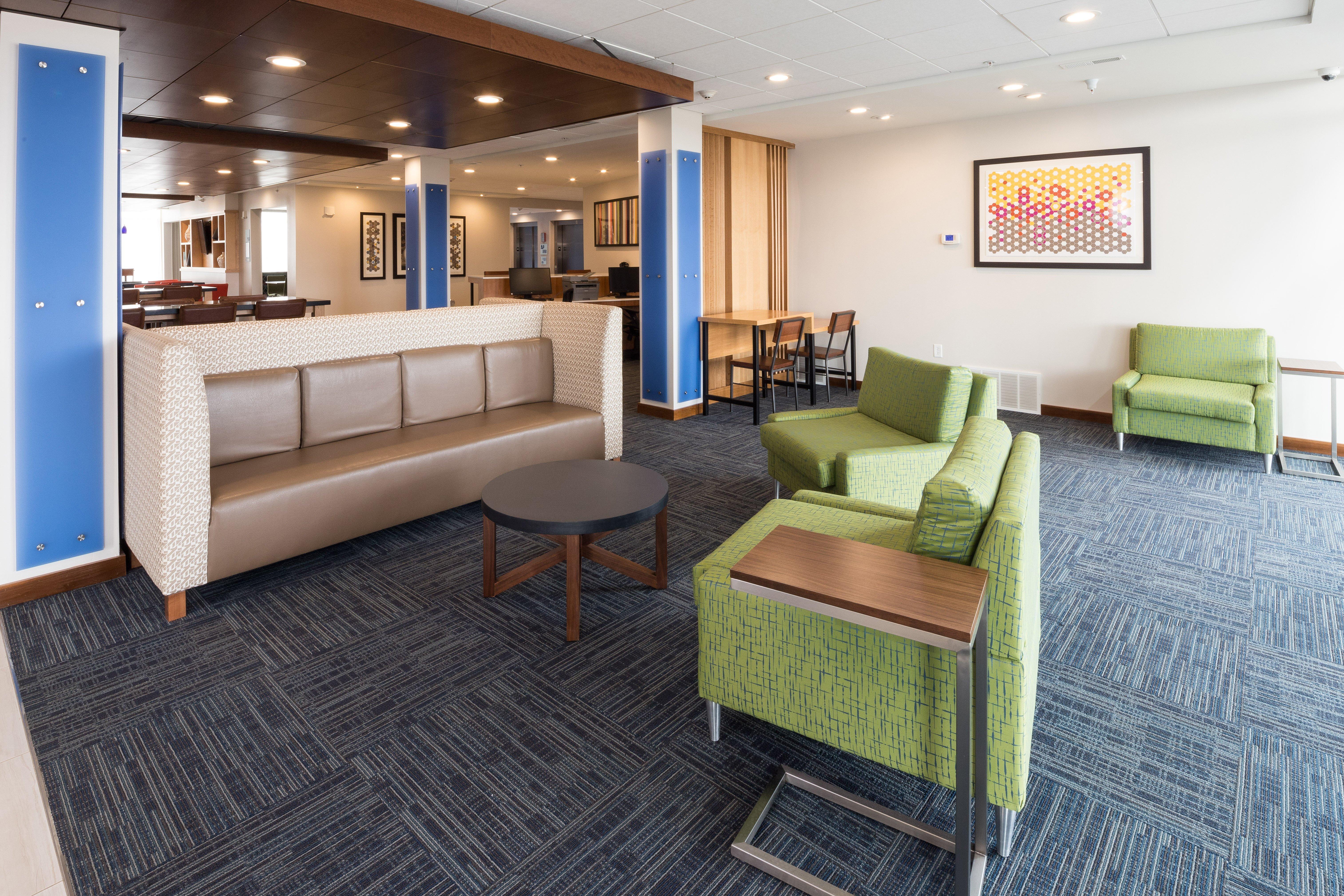 Holiday Inn Express & Suites - Auburn By Ihg Exteriör bild